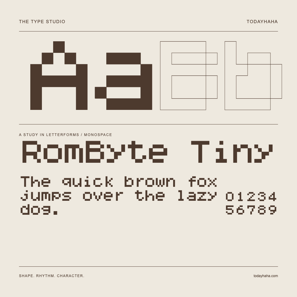 RomByte Tiny — Buchstabenstudie mit Beispielsatz und Ziffern